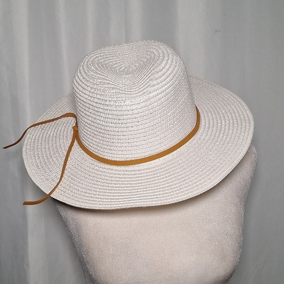 Marcus Adler Accessories - Marcus Adler 100% paper Hat / one size